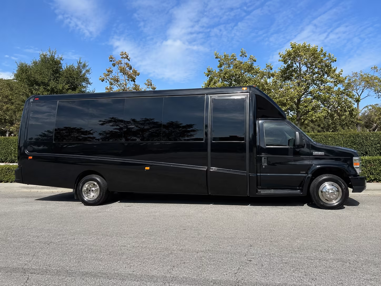 independence military base transfer and troop movement buses